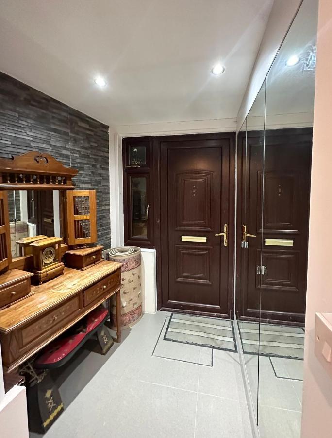 Retreat To A Stylish Ensuite In Londres Exterior foto