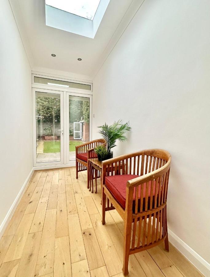 Retreat To A Stylish Ensuite In Londres Exterior foto